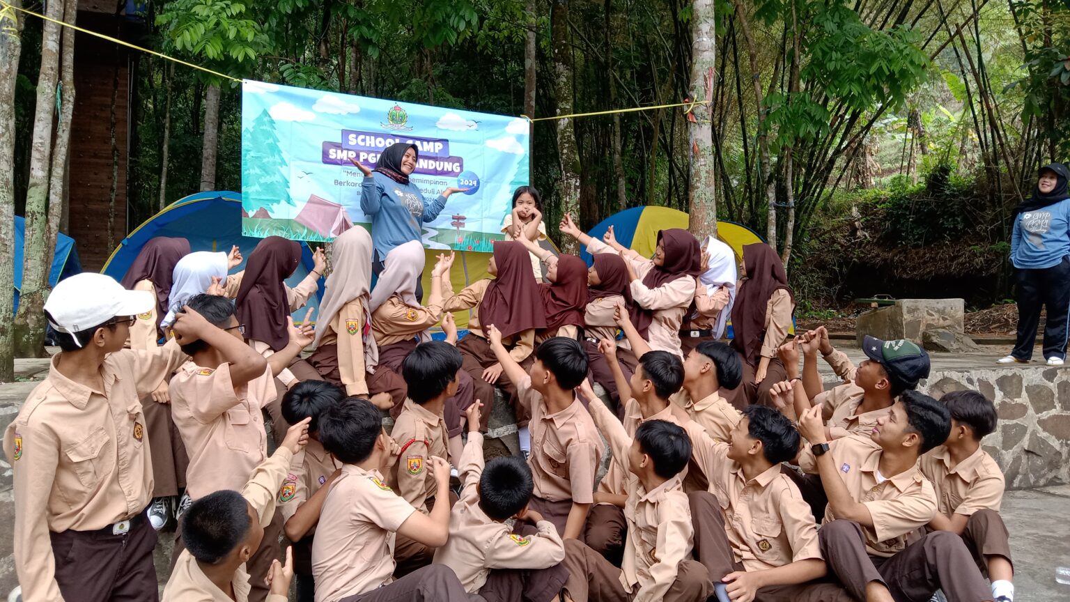 School Camp: Belajar, Bersahabat, dan Bertumbuh di Alam Terbuka SMP PGRI 9 Bandung